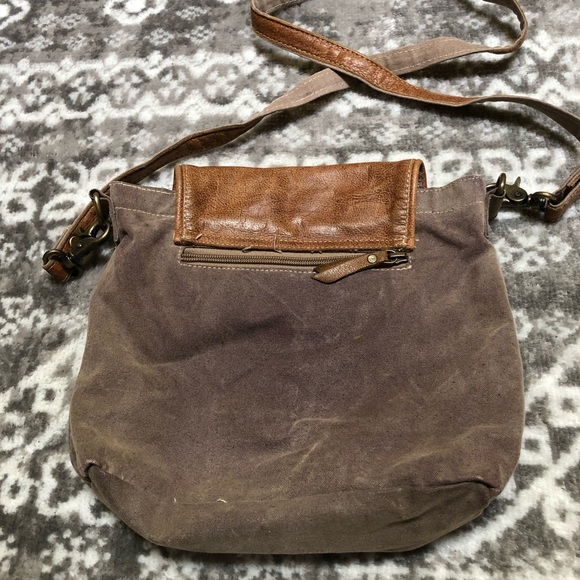 Crossbody canvas and leather travel bag - Picture 2 of 6